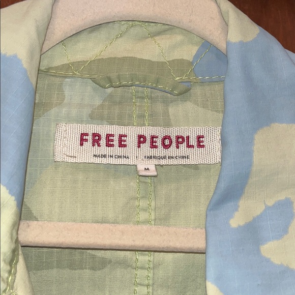 FREE PEOPLE STUNNING UTILITY JACKET - Green and Blue Camouflage Cotton EUC M - Picture 5 of 6